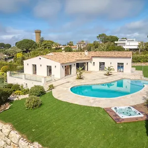 Ambre Nuit Villa